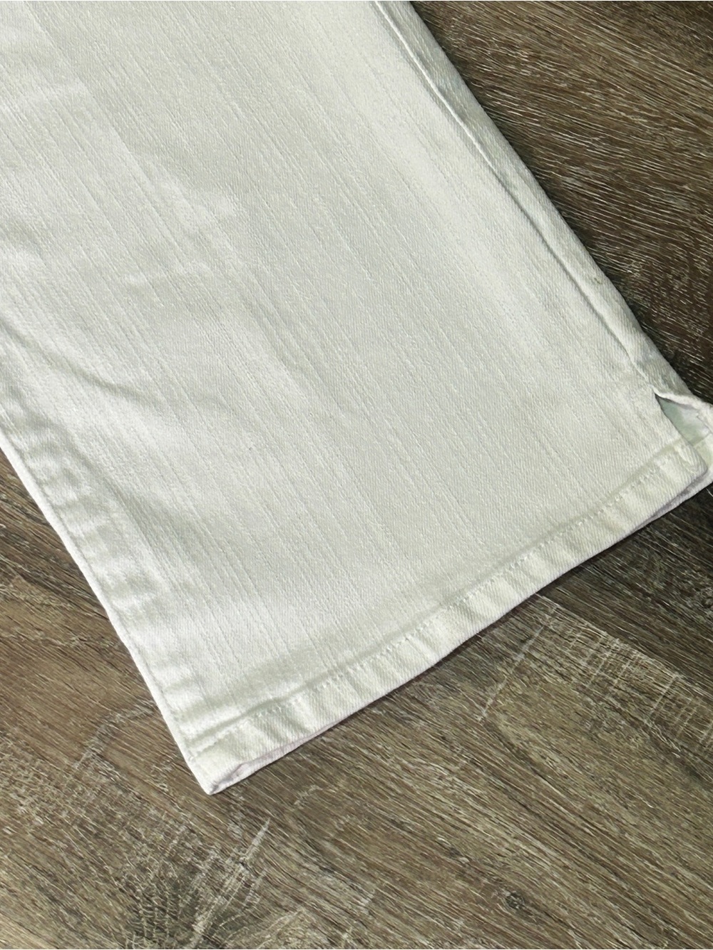 CHAPS Denim White Stretch Capri Jeans Size 10 Side Slit Hem⁠ - Picture 4 of 9